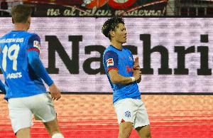 记者：门兴及英超多队有意日本前锋町野修斗，基尔要价超1千万欧