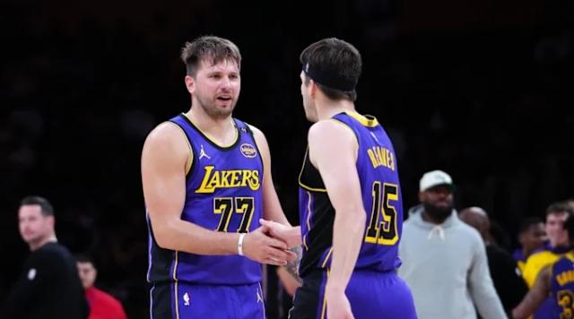 开云体验-无惧8天6战炼狱之旅！湖人残阵死守西部第四生死线