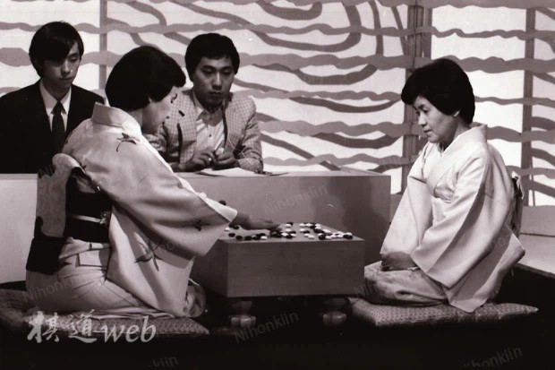 开云体验-弈客签约｜本田三姐妹决战头衔战——日本围棋百大奠基人075|本田幸子|本田寿子|棋界|伊藤友惠|楠辉子_新浪体育_新浪新闻